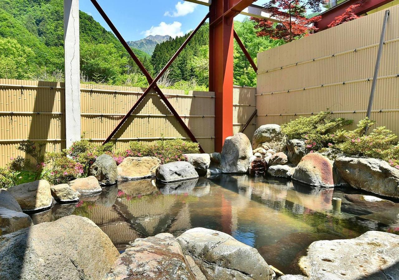 筋肉と自然と遊ぶ宿 田島館 Hotel Takayama  Exterior photo