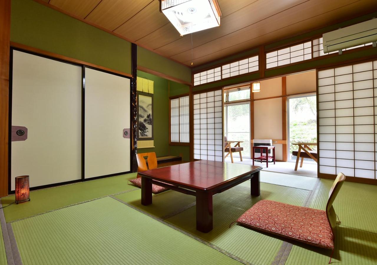 筋肉と自然と遊ぶ宿 田島館 Hotel Takayama  Exterior photo